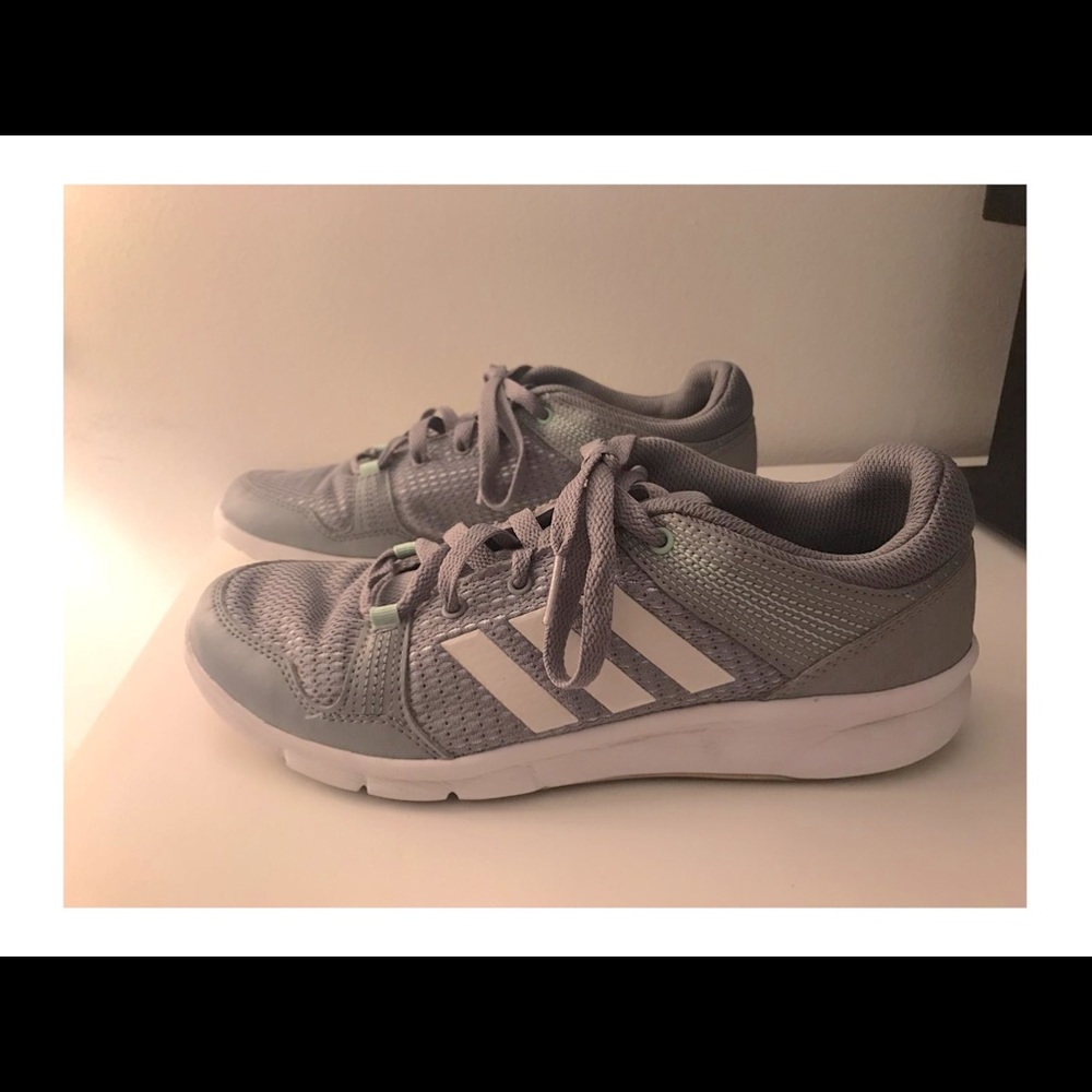 shoes - Picture 2 of 4